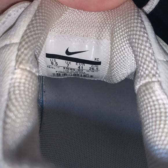 Nike shoes - Picture 4 of 4